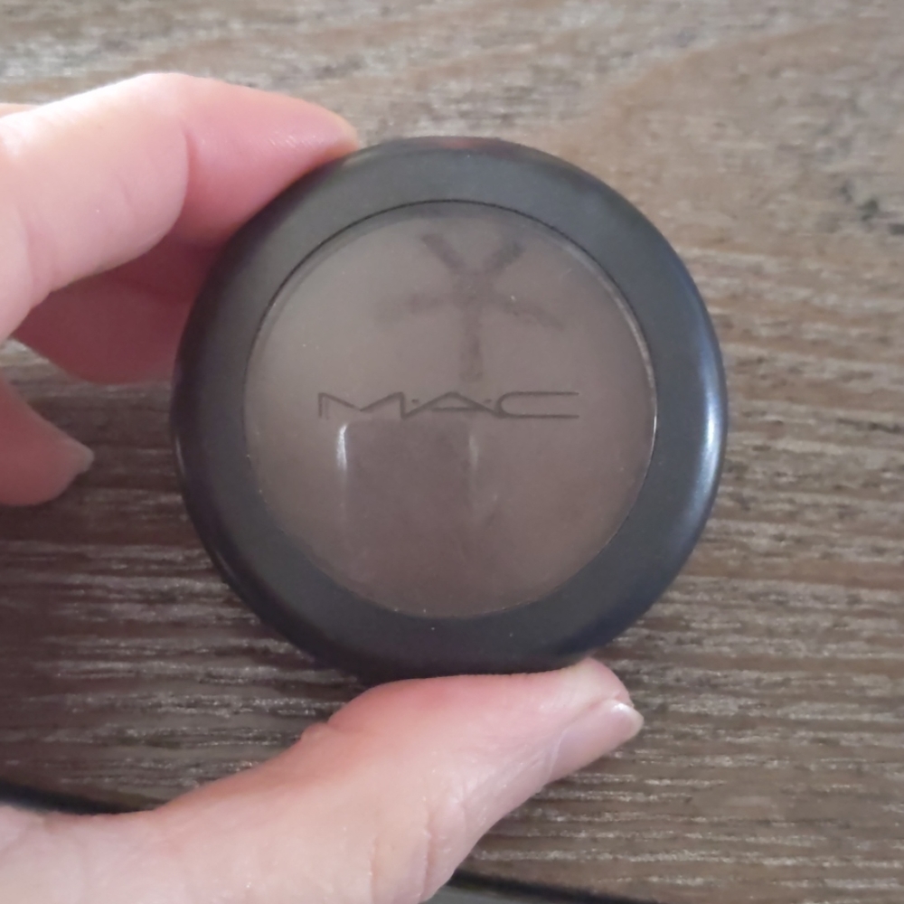 Mac eyeshadow